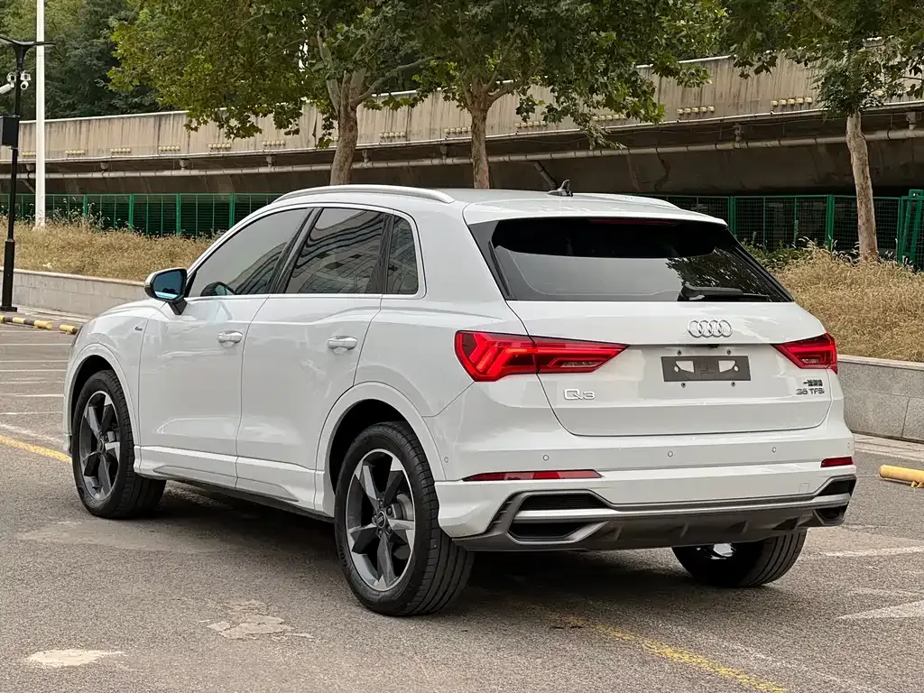 Audi Q3 — фото 4