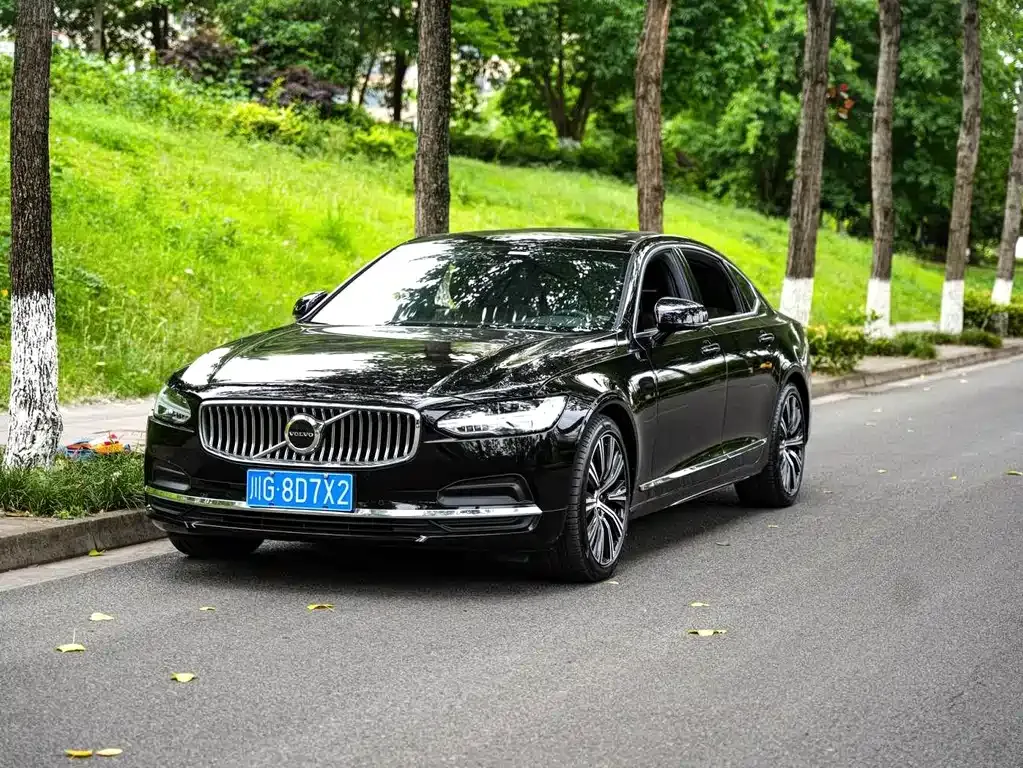 Volvo S90 — фото 1