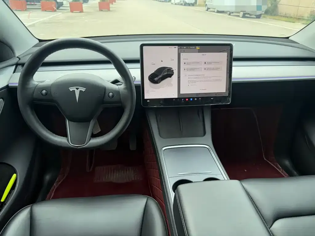 Tesla Model Y — фото 4