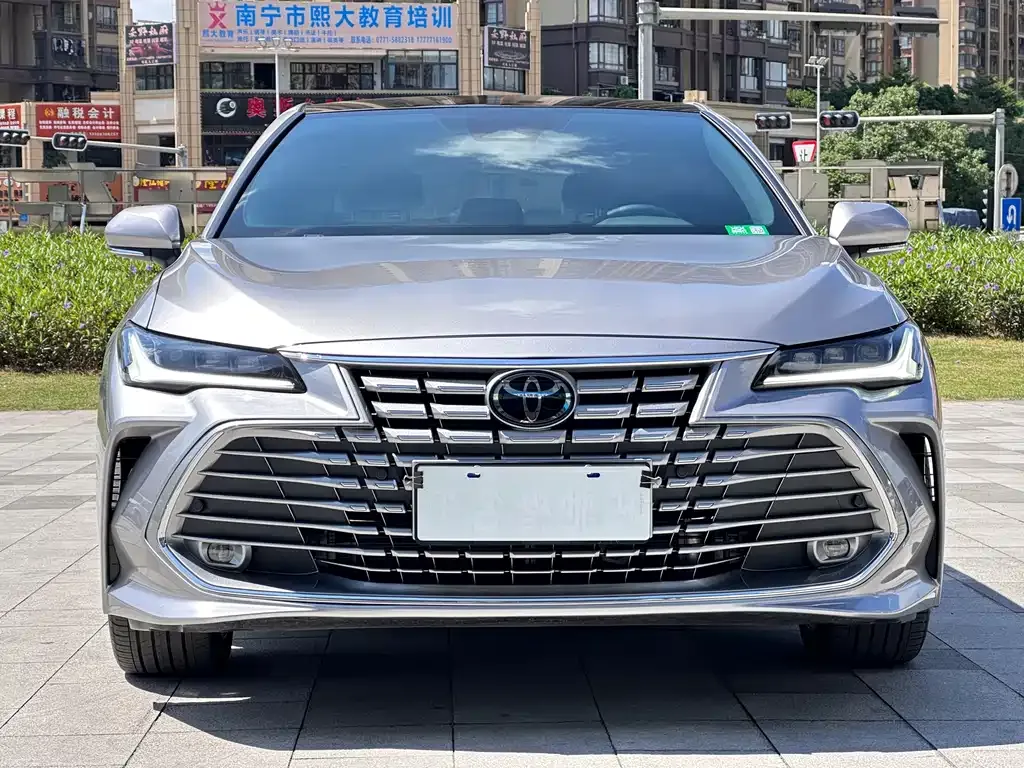 Toyota Avalon — фото 2