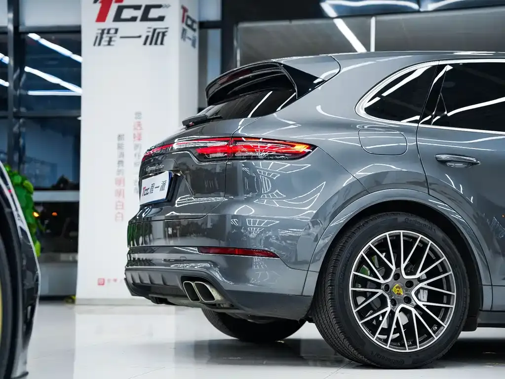 Porsche Cayenne — фото 6