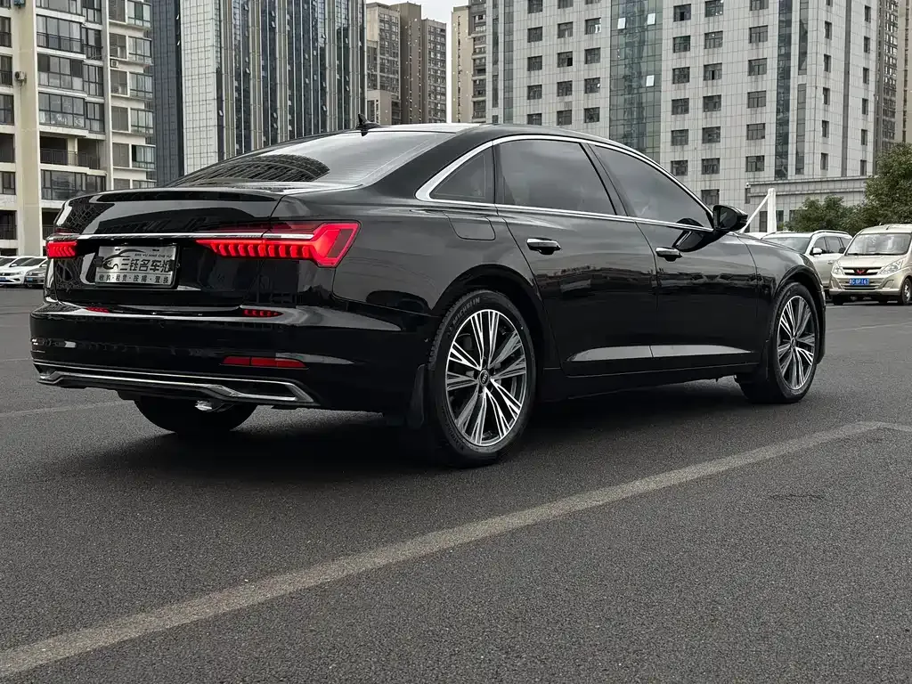 Audi A6L — фото 5