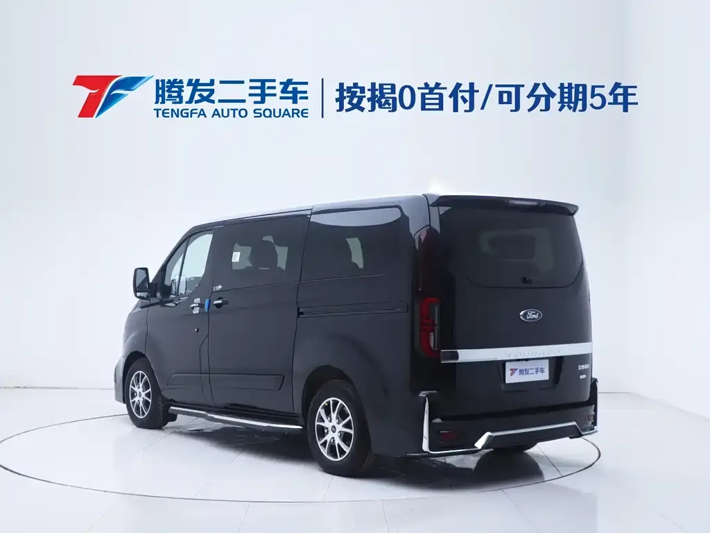 Ford Tourneo — фото 3