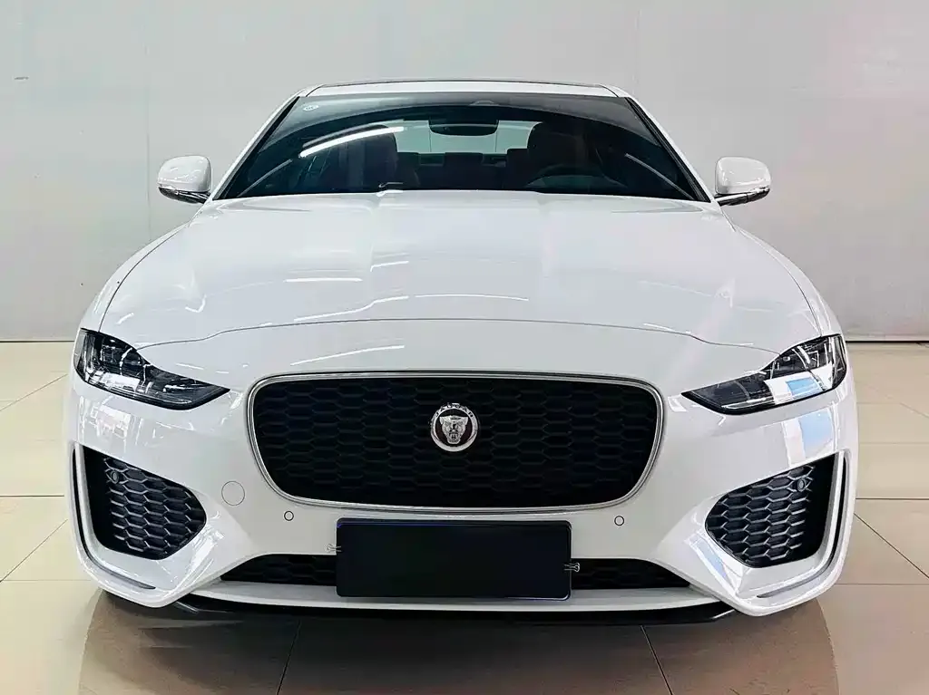 Jaguar XEL — фото 1