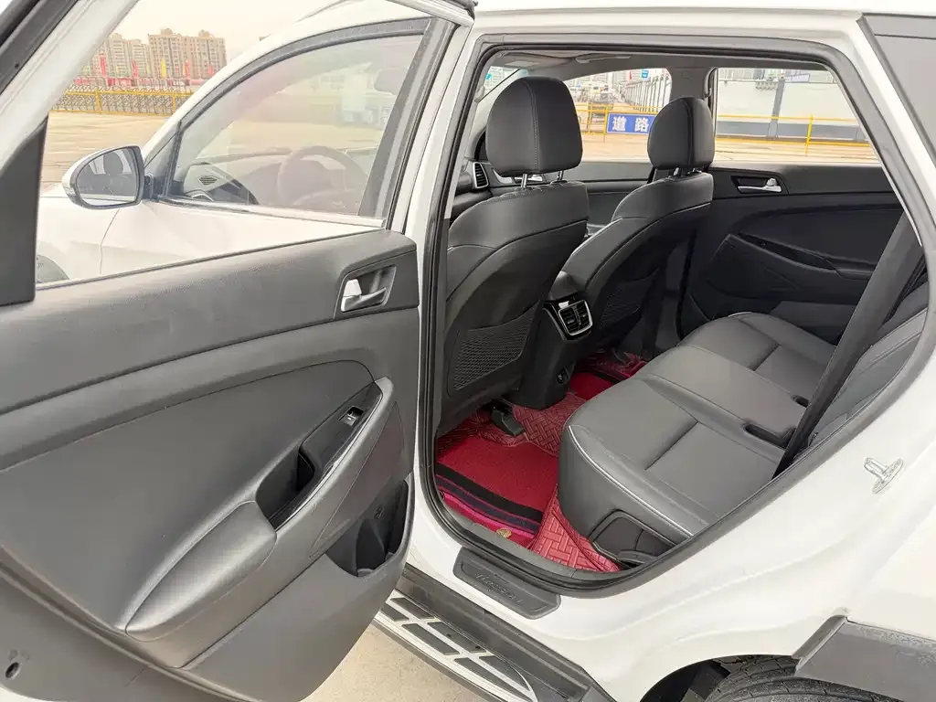 Hyundai Tucson — фото 8