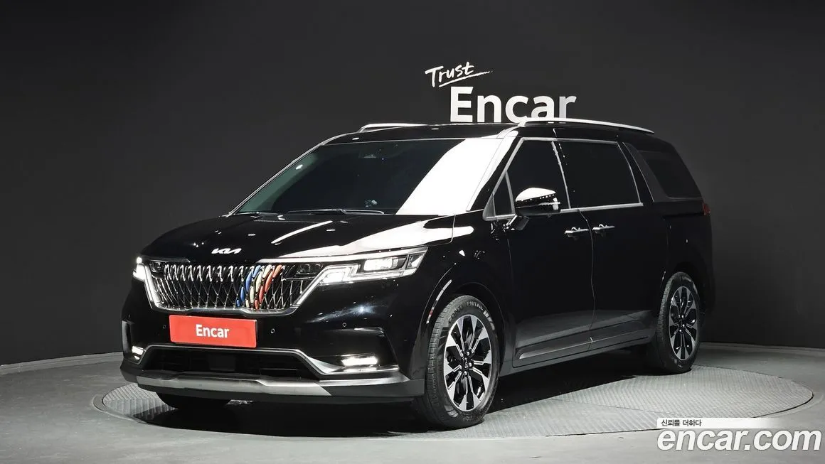 Kia Carnival — фото 1