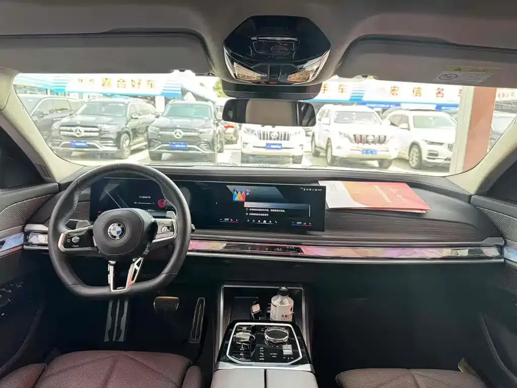 BMW 7 Series — фото 10