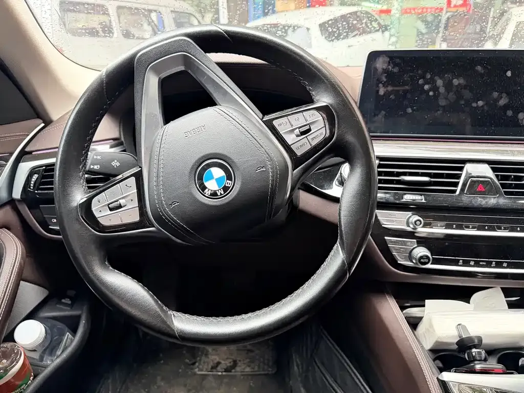 BMW 5 Series — фото 9