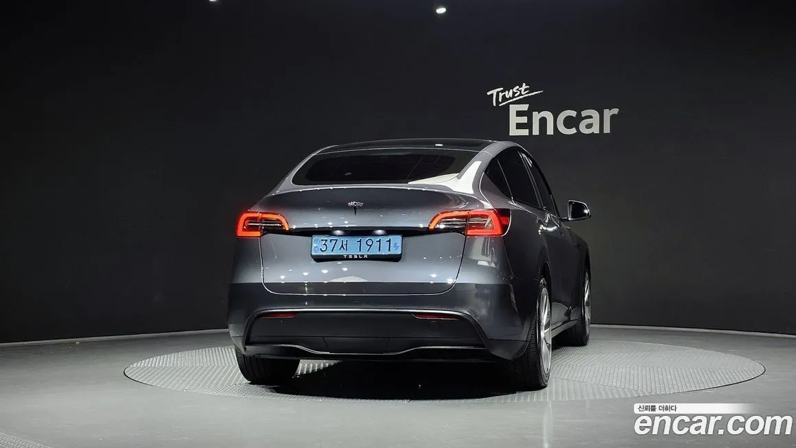 Tesla Model Y — фото 4