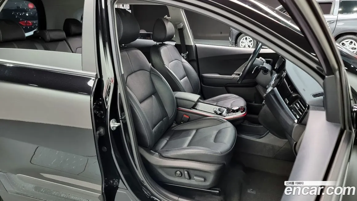 Kia Niro — фото 10