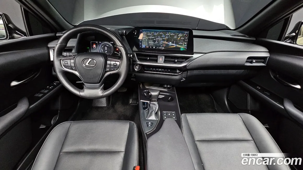 Lexus UX — фото 7