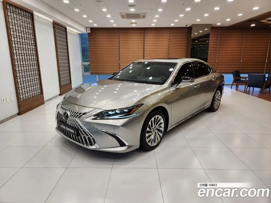 Lexus ES — фото 1