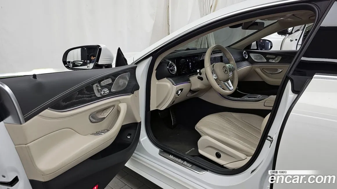 Mercedes-Benz CLS-Class — фото 10