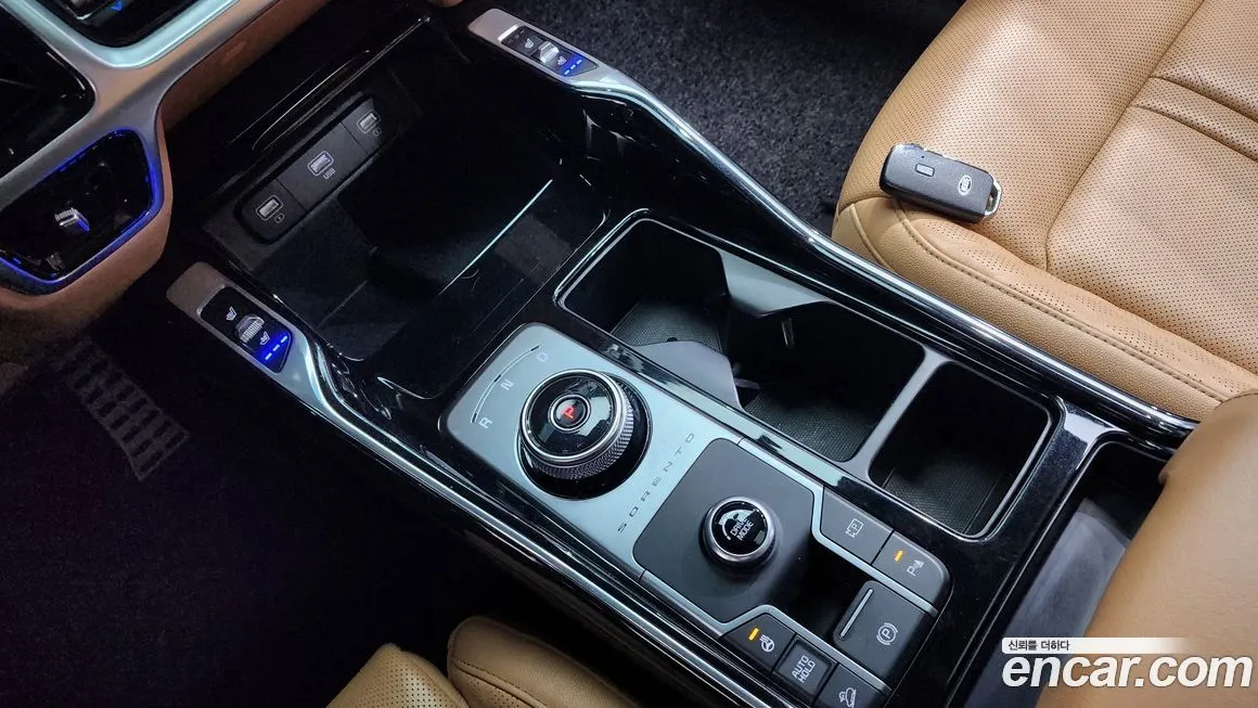 Kia Sorento — фото 9