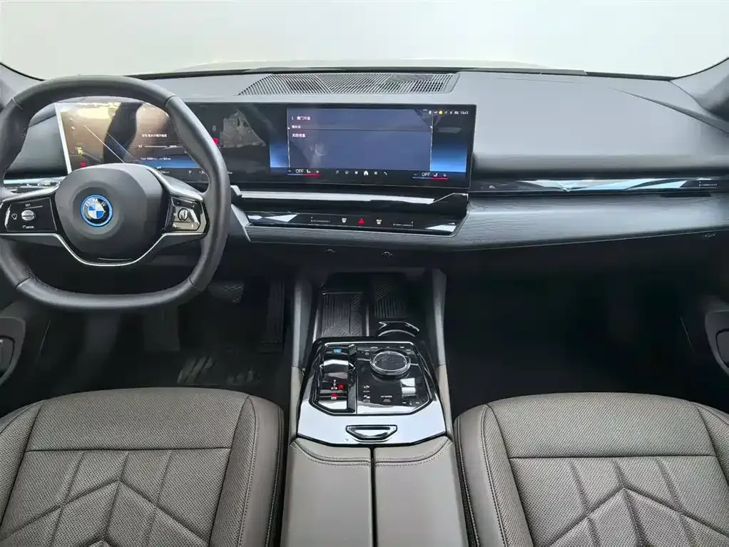 BMW i5 — фото 7