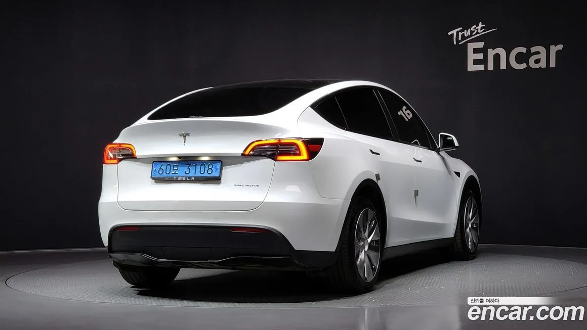 Tesla Model Y — фото 2