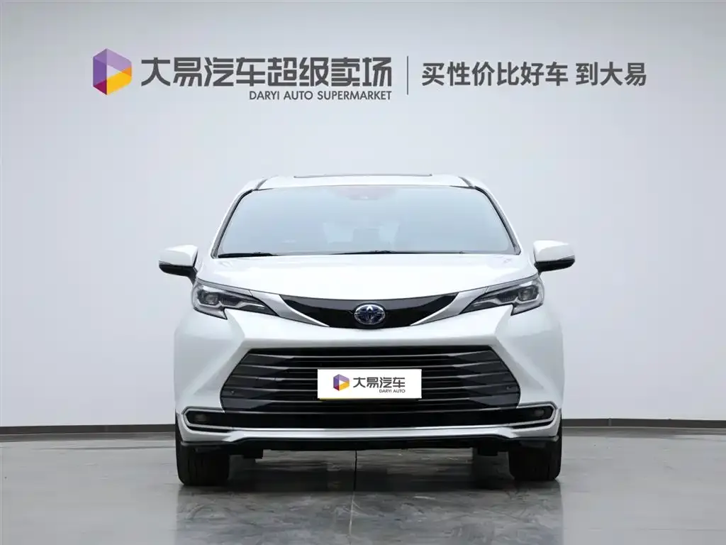 Toyota Sienna — фото 2