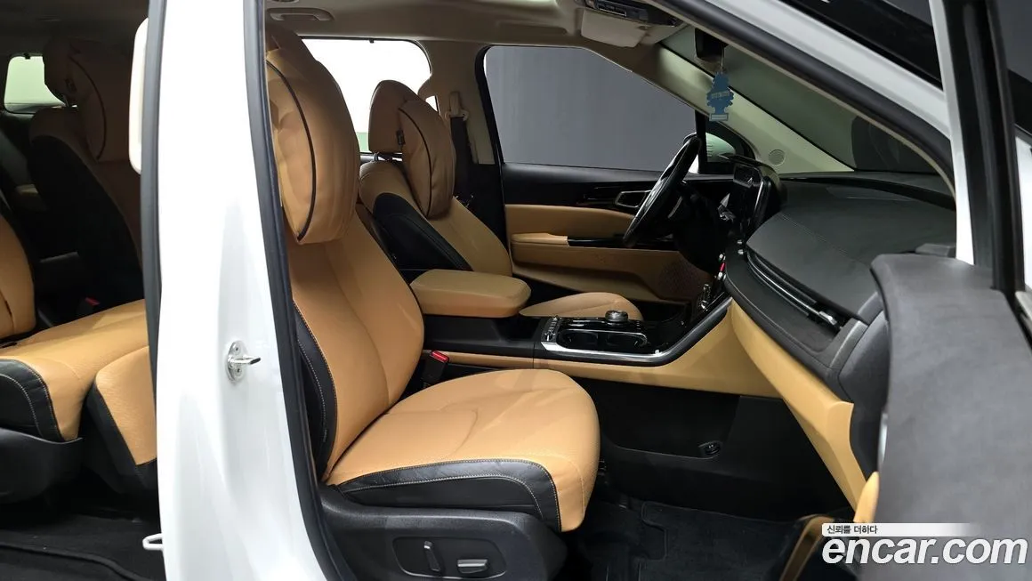 Kia Carnival — фото 10