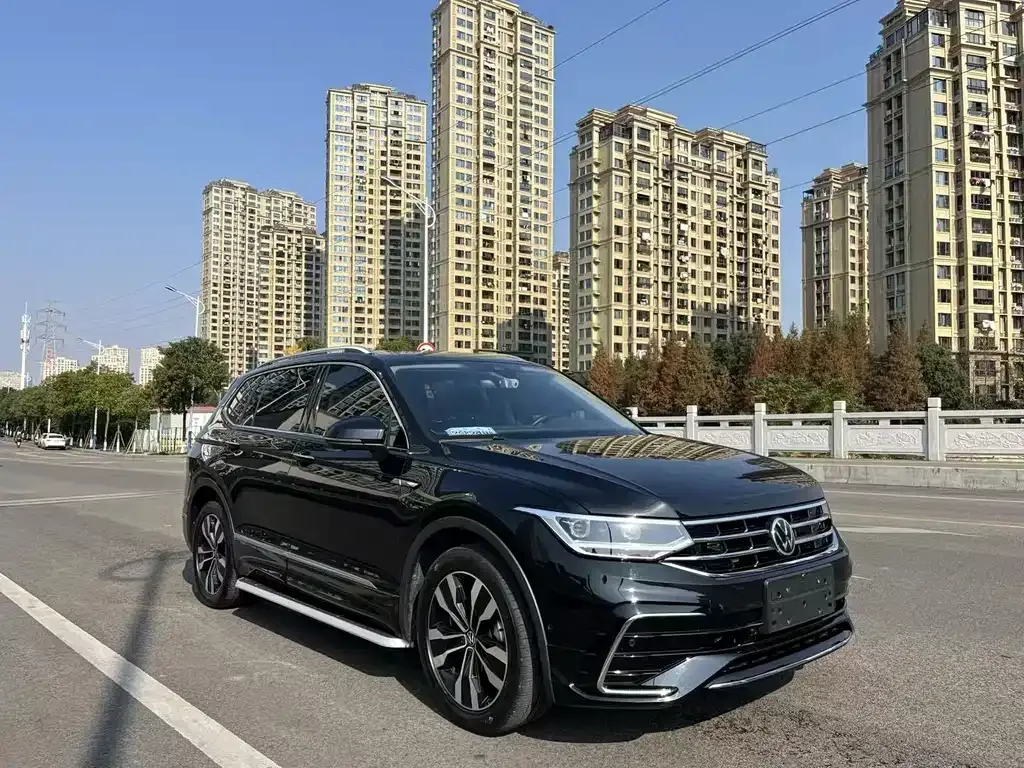 Volkswagen Tiguan L — фото 3