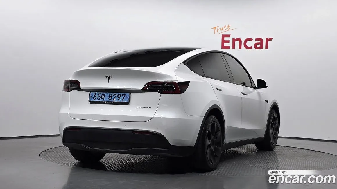 Tesla Model Y — фото 2