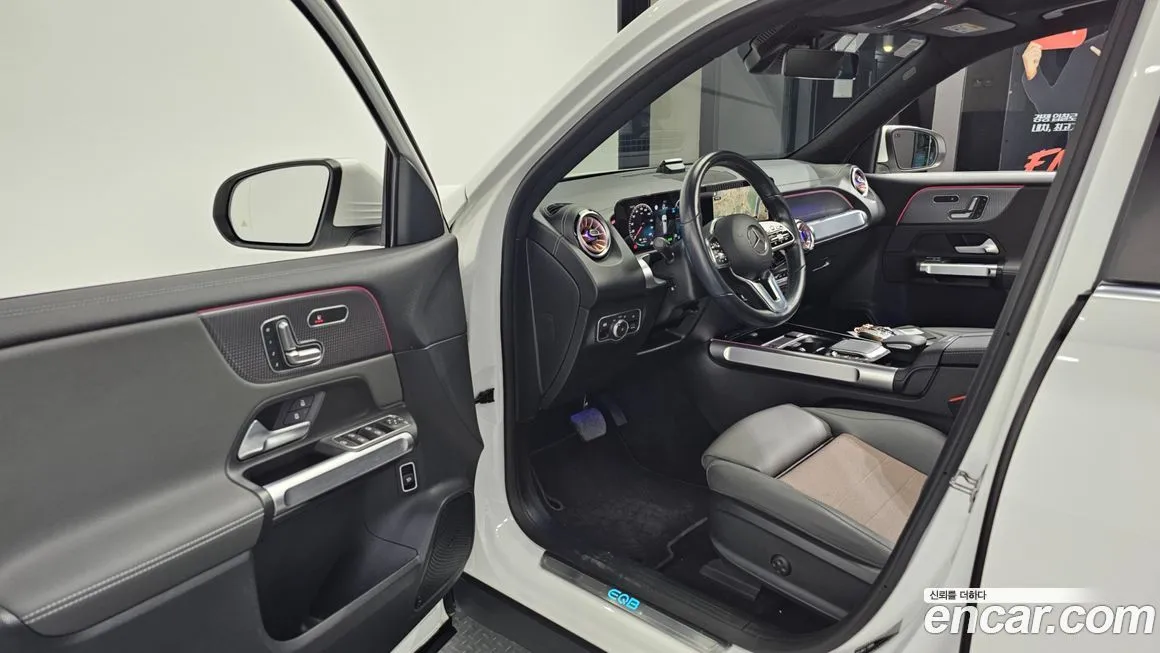 Mercedes-Benz EQB — фото 10