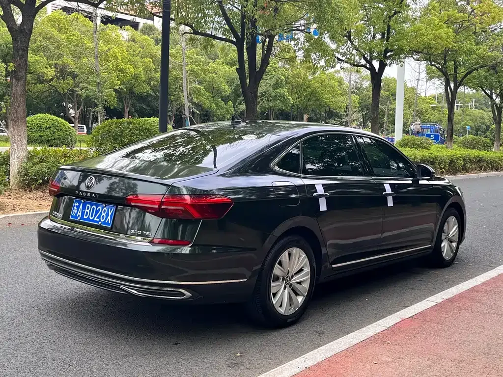 Volkswagen Passat — фото 4