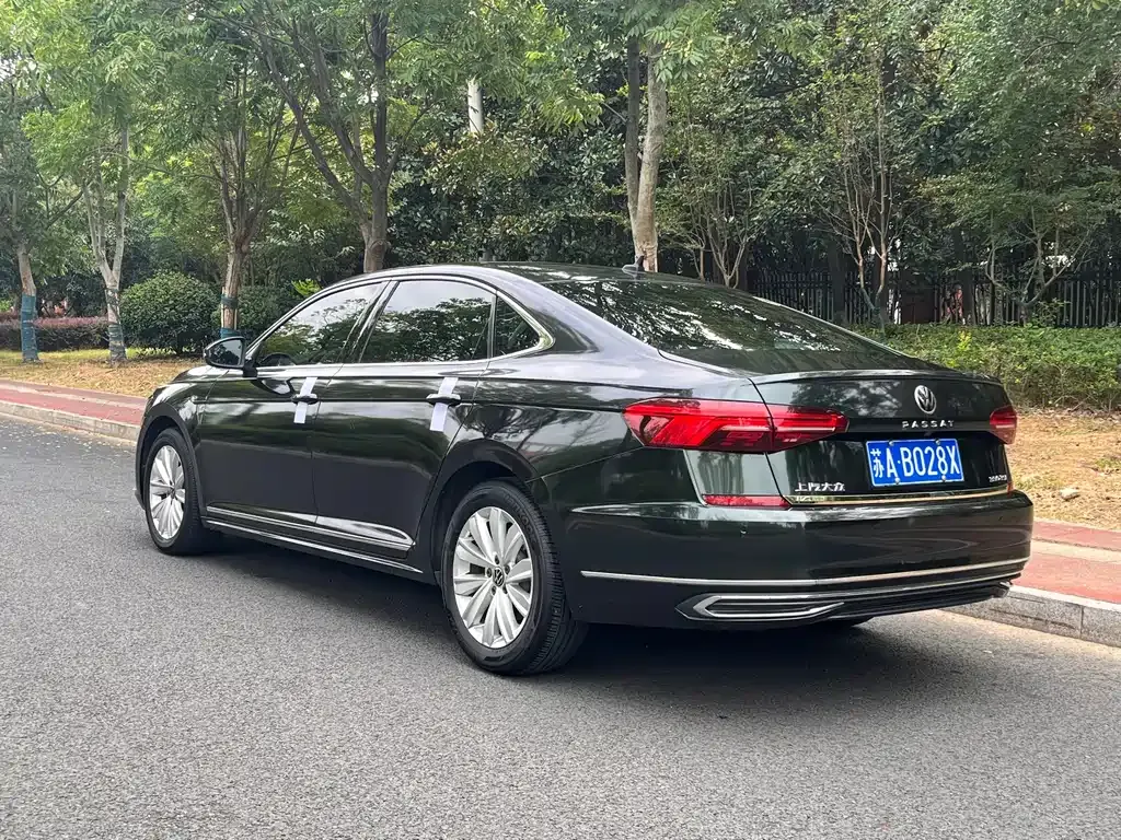 Volkswagen Passat — фото 6