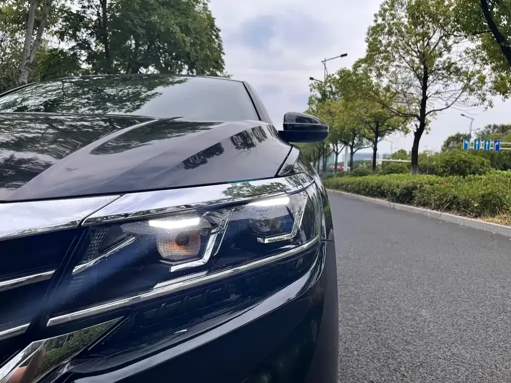 Volkswagen Passat — фото 8