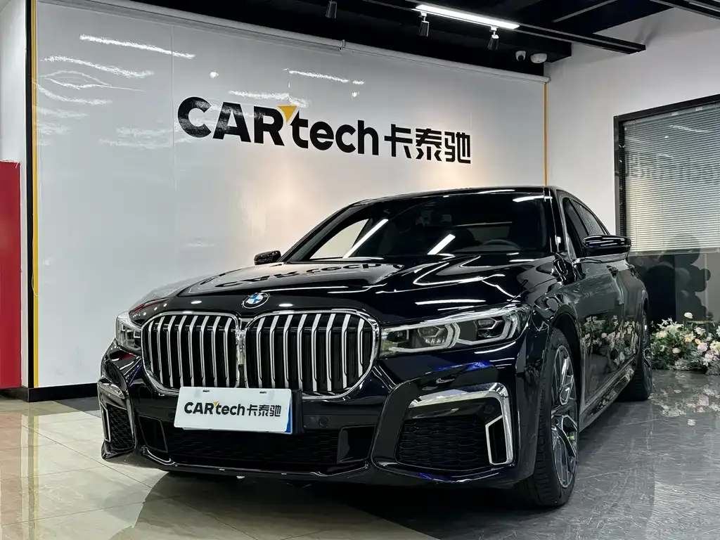 BMW 7 Series — фото 1