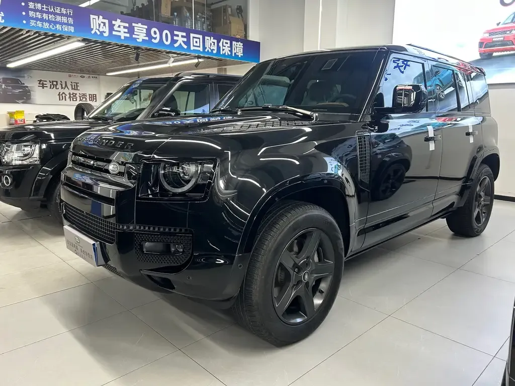 Land Rover Defender — фото 1