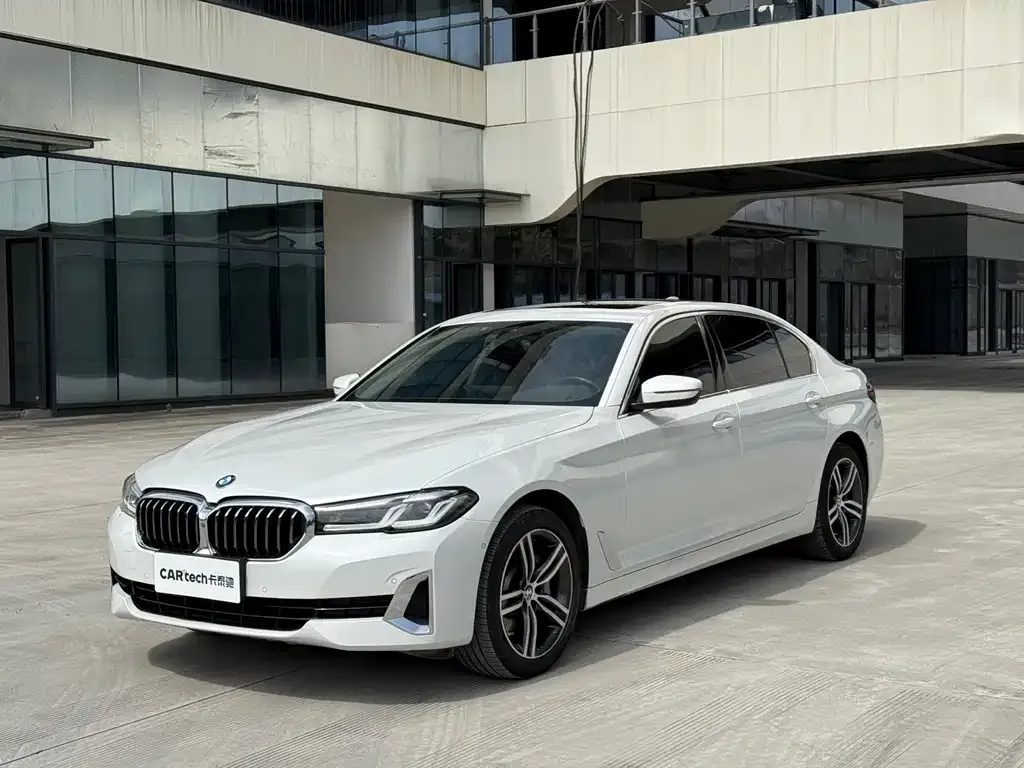 BMW 5 Series — фото 1