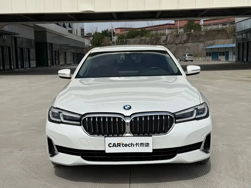 BMW 5 Series — фото 2