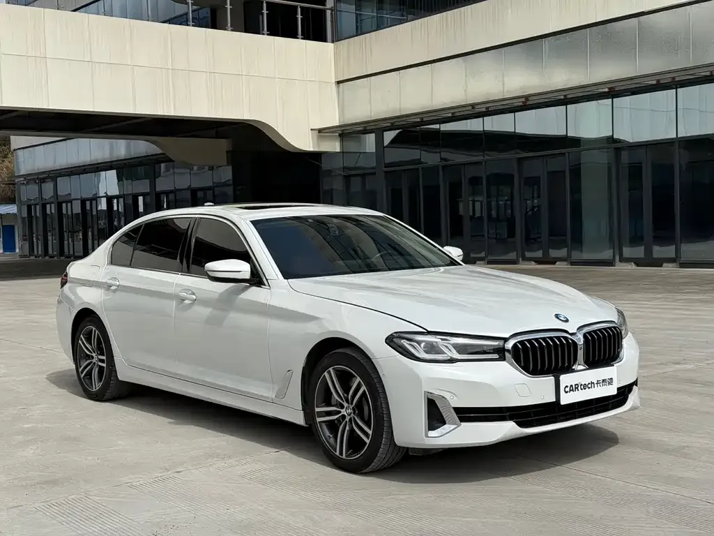 BMW 5 Series — фото 5