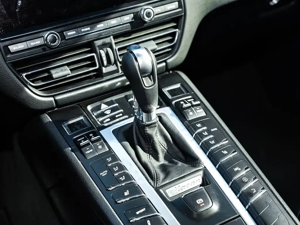 Porsche Macan — фото 6