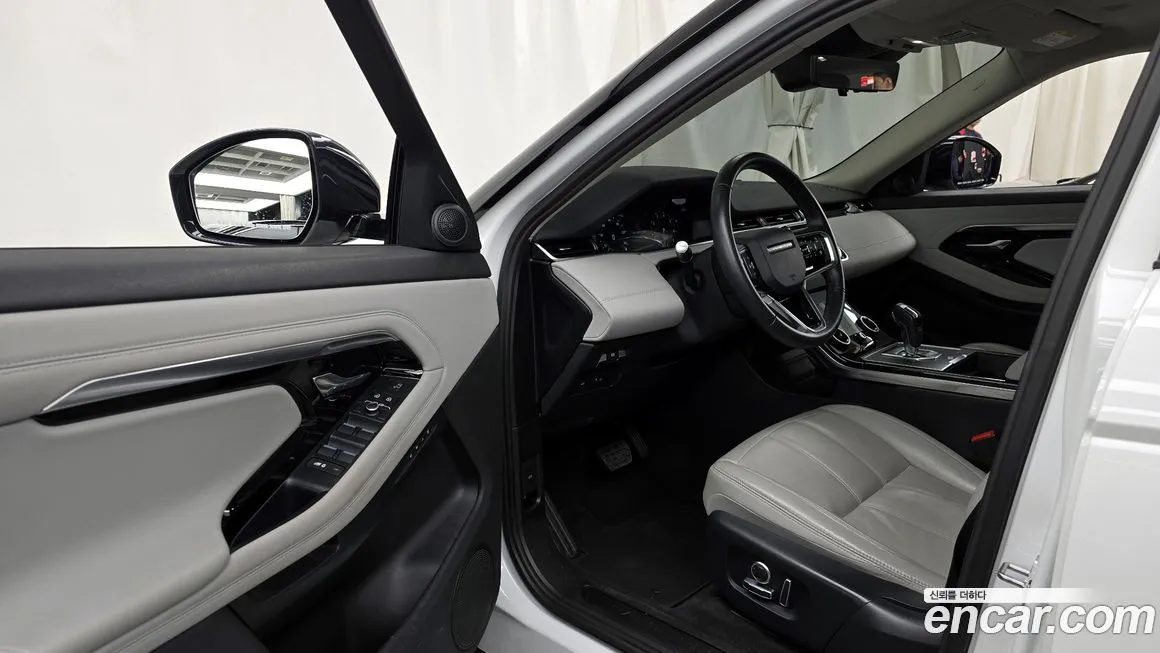 Land Rover Range Rover Evoque — фото 10