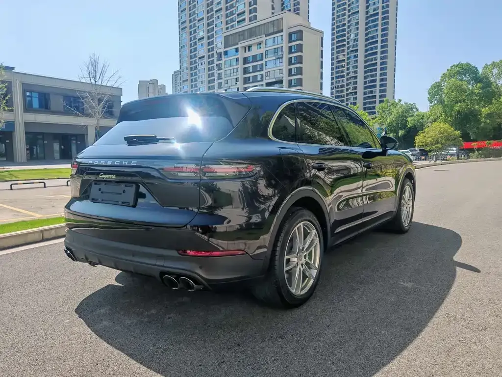 Porsche Cayenne Hybrid — фото 6