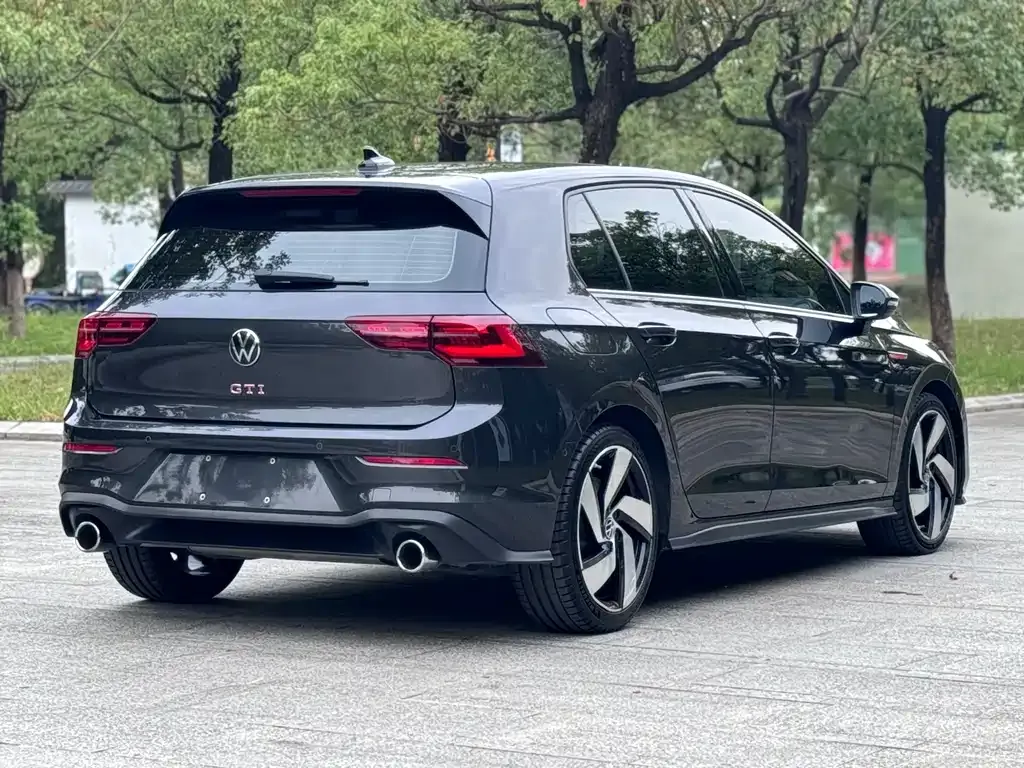 Volkswagen Golf GTI — фото 6