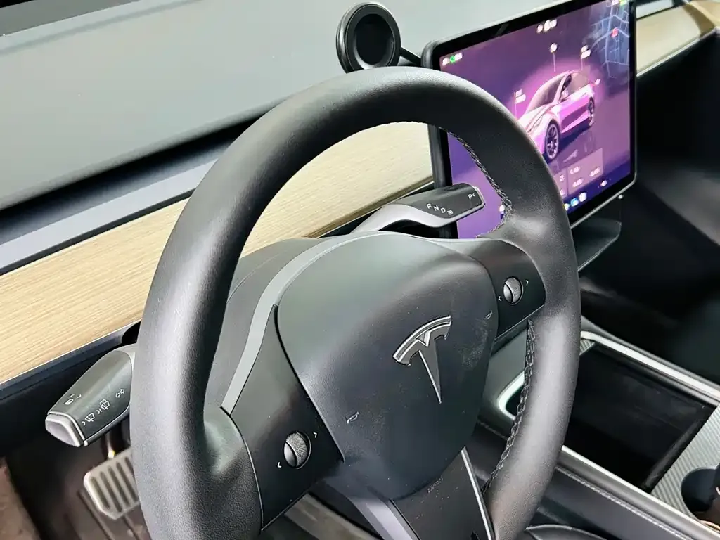 Tesla Model Y — фото 8
