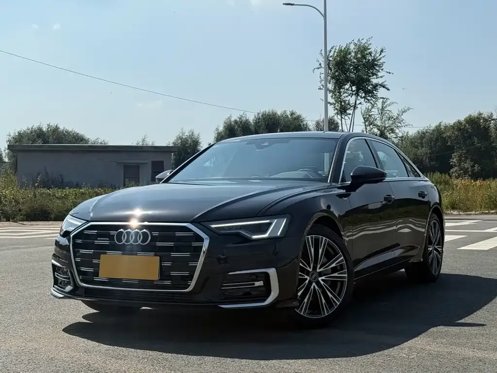 Audi A6L — фото 1
