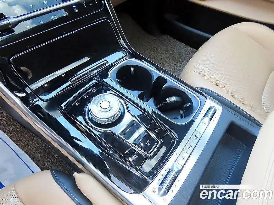 Kia Carnival — фото 10