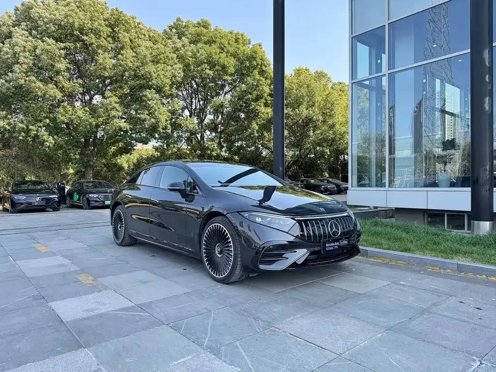 Mercedes-Benz EQS AMG — фото 2