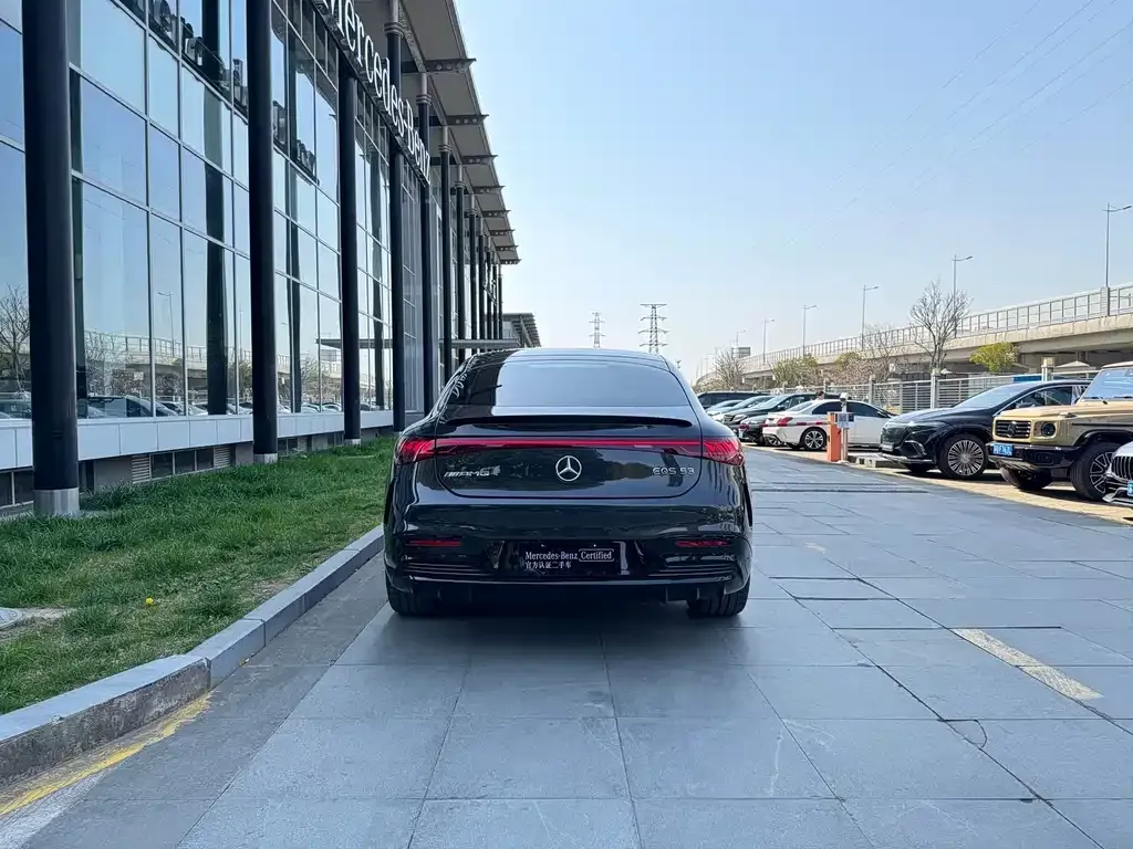 Mercedes-Benz EQS AMG — фото 5