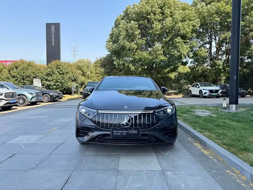 Mercedes-Benz EQS AMG — фото 7