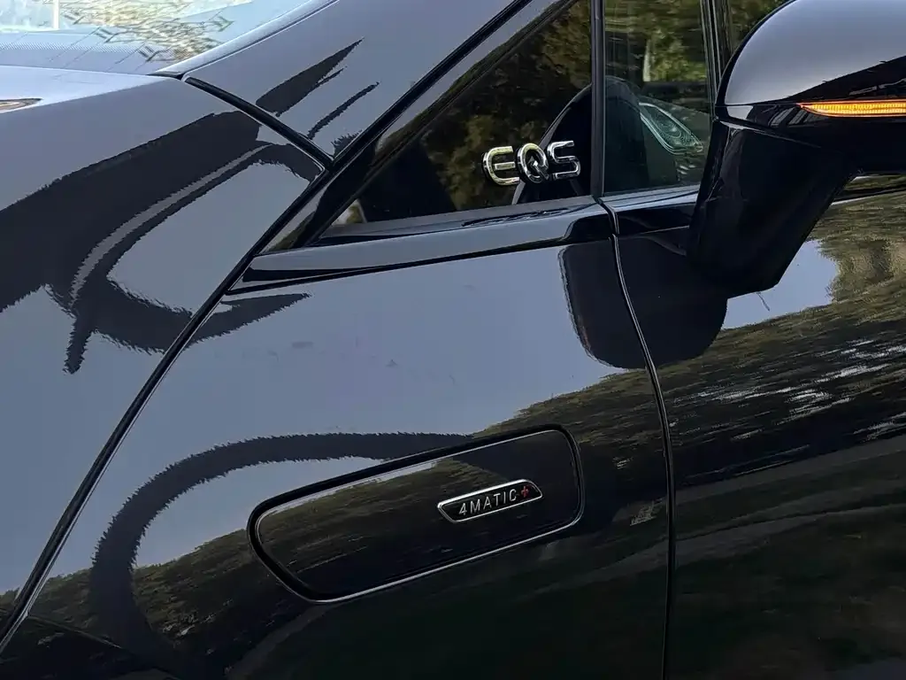 Mercedes-Benz EQS AMG — фото 9