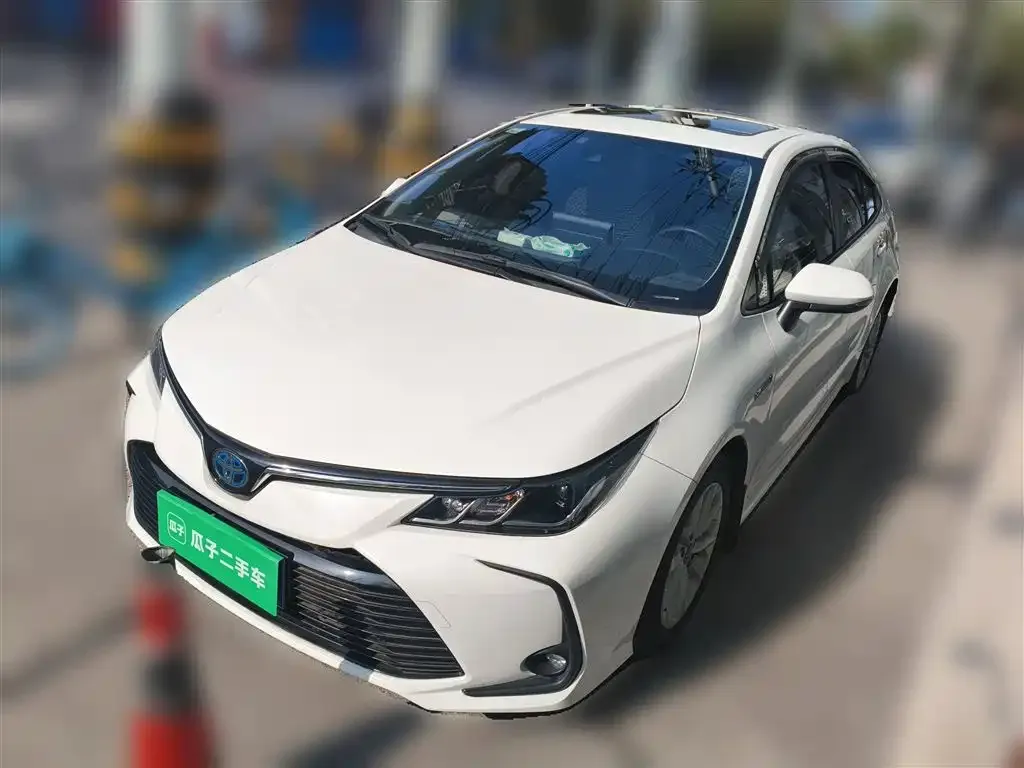 Toyota Corolla — фото 1
