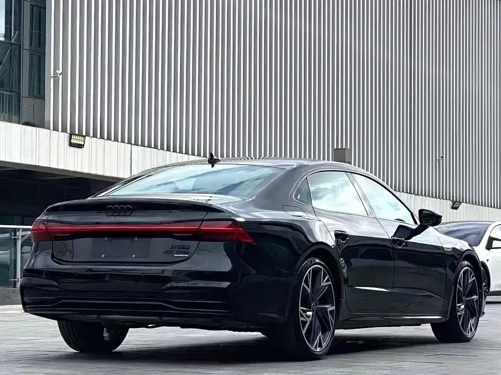 Audi A7L — фото 5