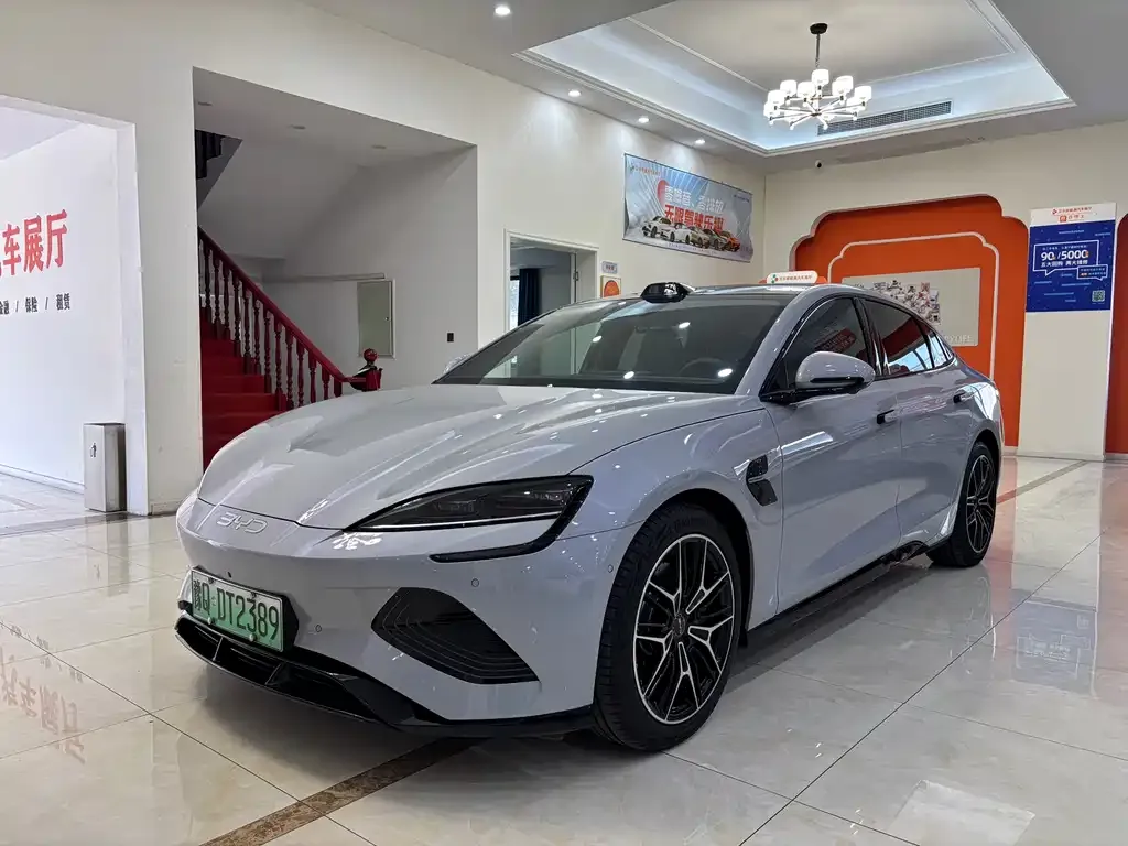 BYD Seal — фото 1