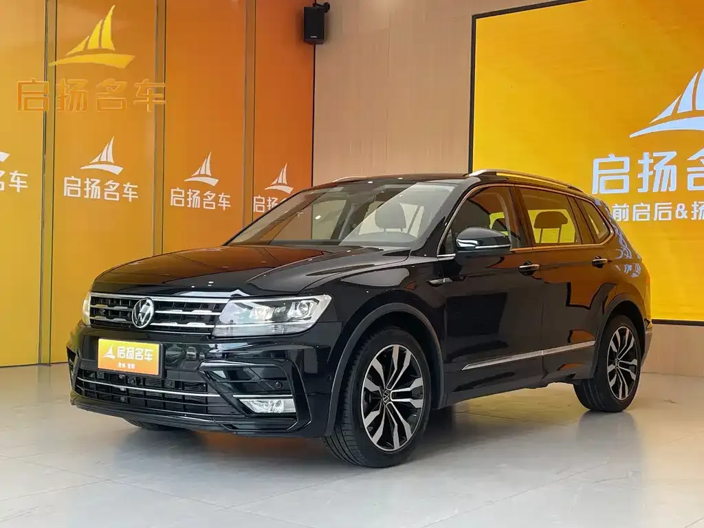 Volkswagen Tiguan L — фото 1