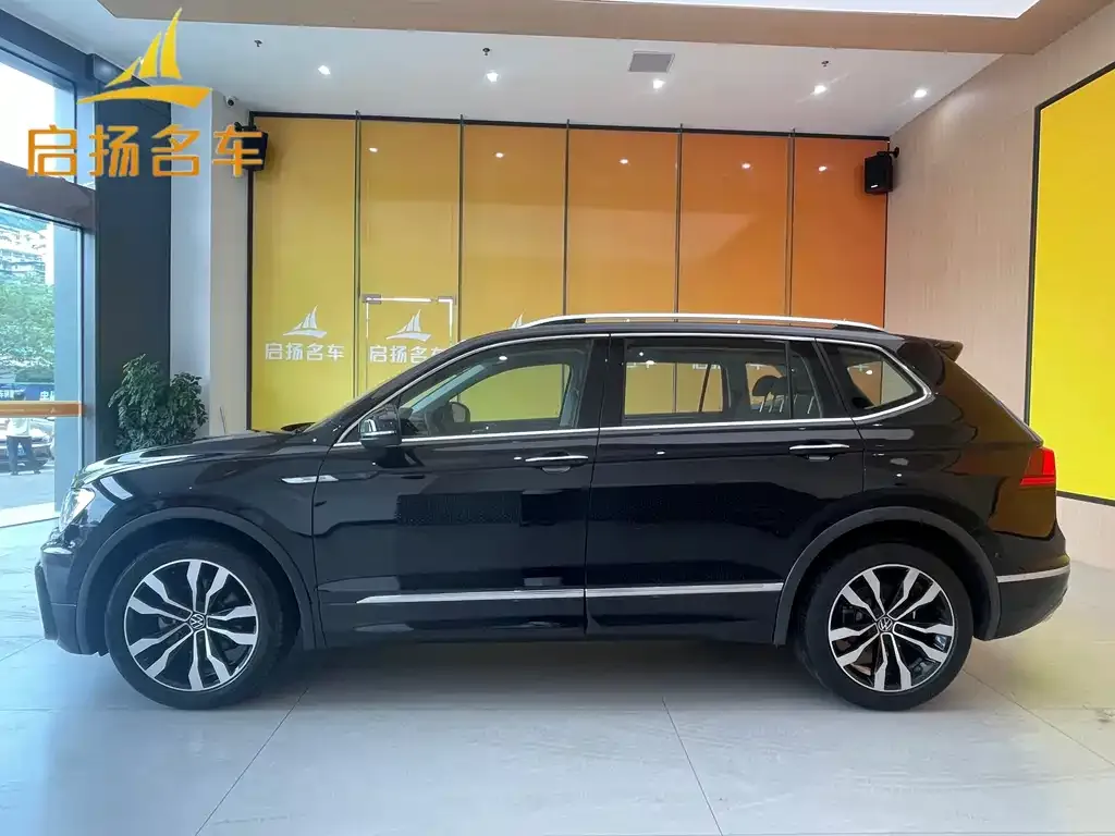Volkswagen Tiguan L — фото 3