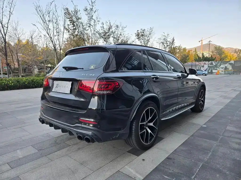 Mercedes-Benz GLC AMG — фото 6